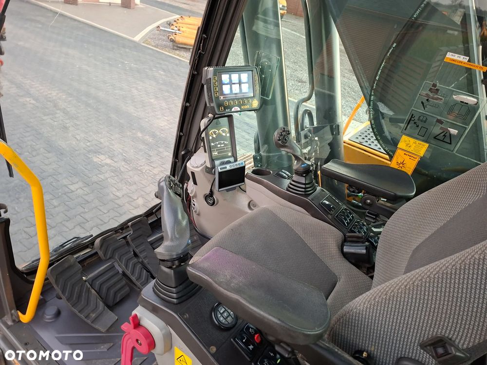 Volvo EC250DL ROTOTILT ze szczypcami / Niwelacja / - 7