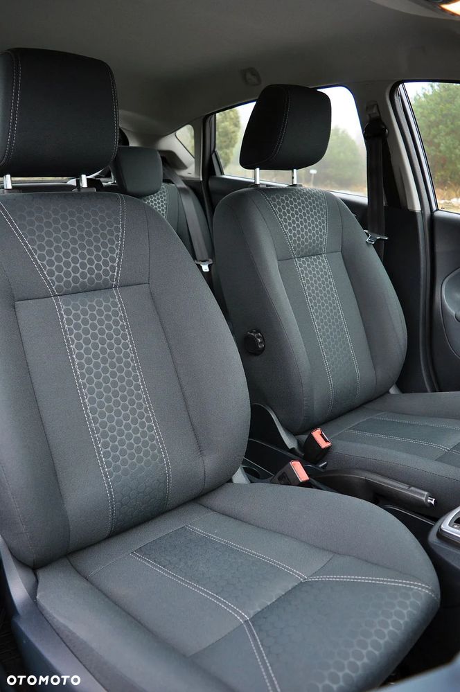 Ford Fiesta 1.4 Autom Titanium - 28