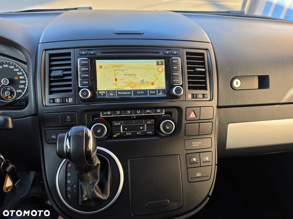 Volkswagen Multivan - 13