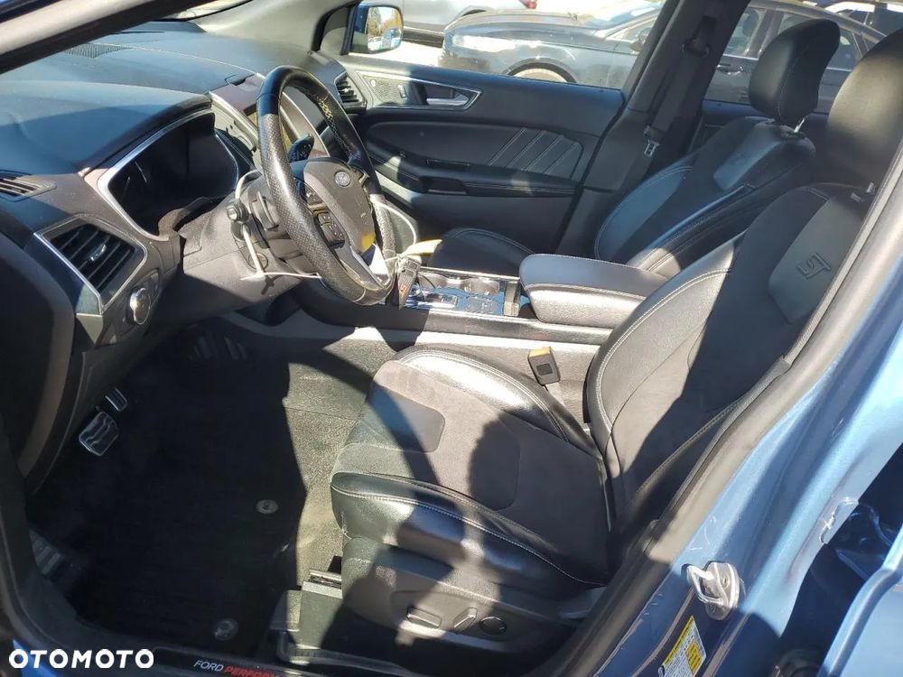 Ford Edge - 9