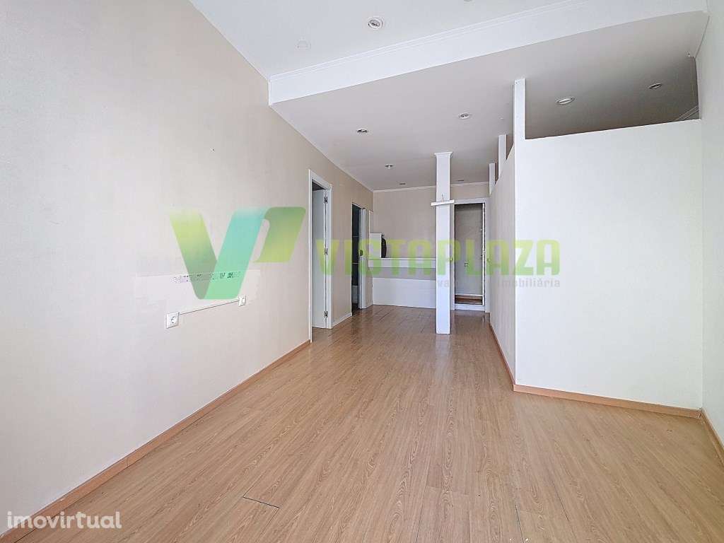 Loja no Centro de Portimão, Para transformar em Habitação - Grande imagem: 2/21