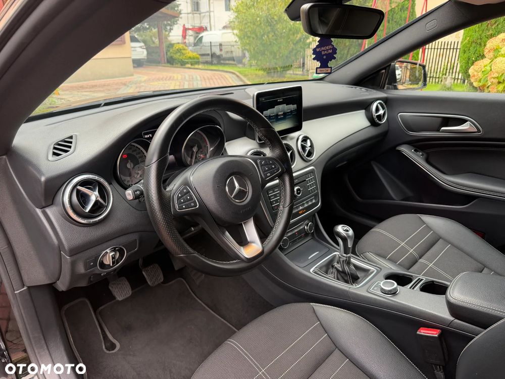 Mercedes-Benz CLA 2015