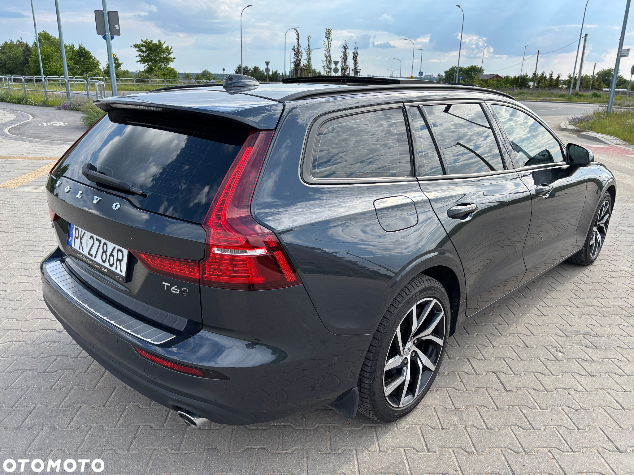 Volvo V60 T6 AWD Momentum Pro - 3