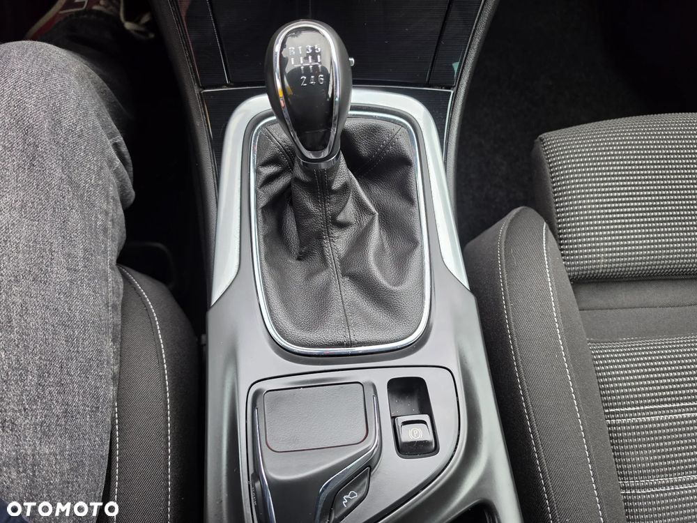 Opel Insignia 1.4 T Cosmo S&S - 18