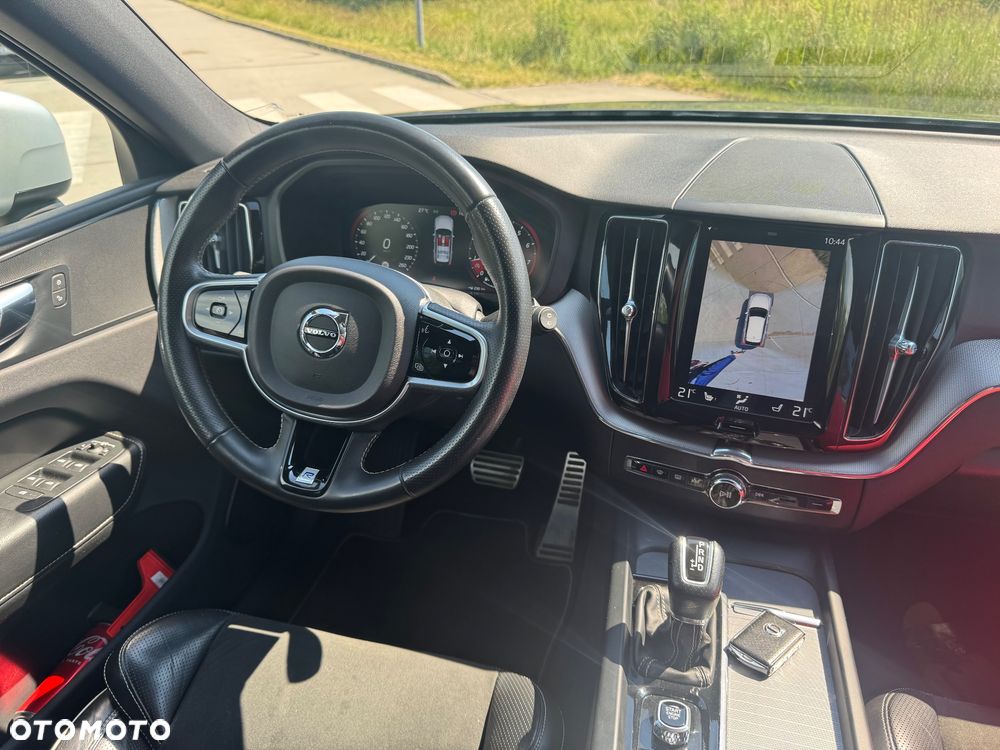 Volvo XC 60 T5 AWD R-Design - 6