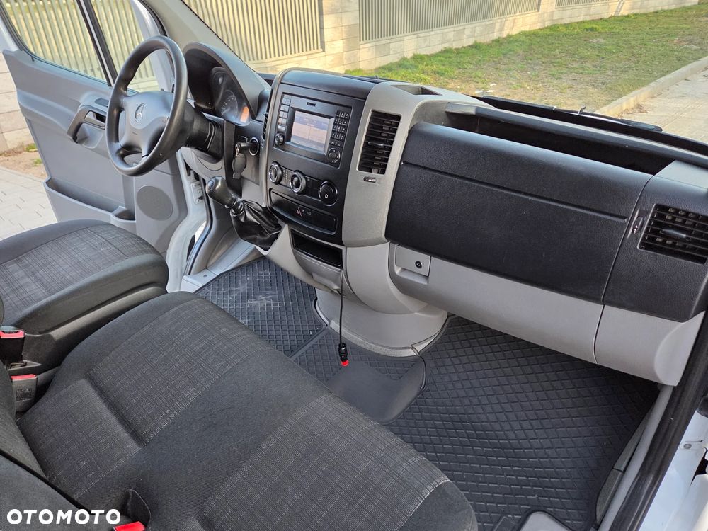 Mercedes-Benz Sprinter - 17