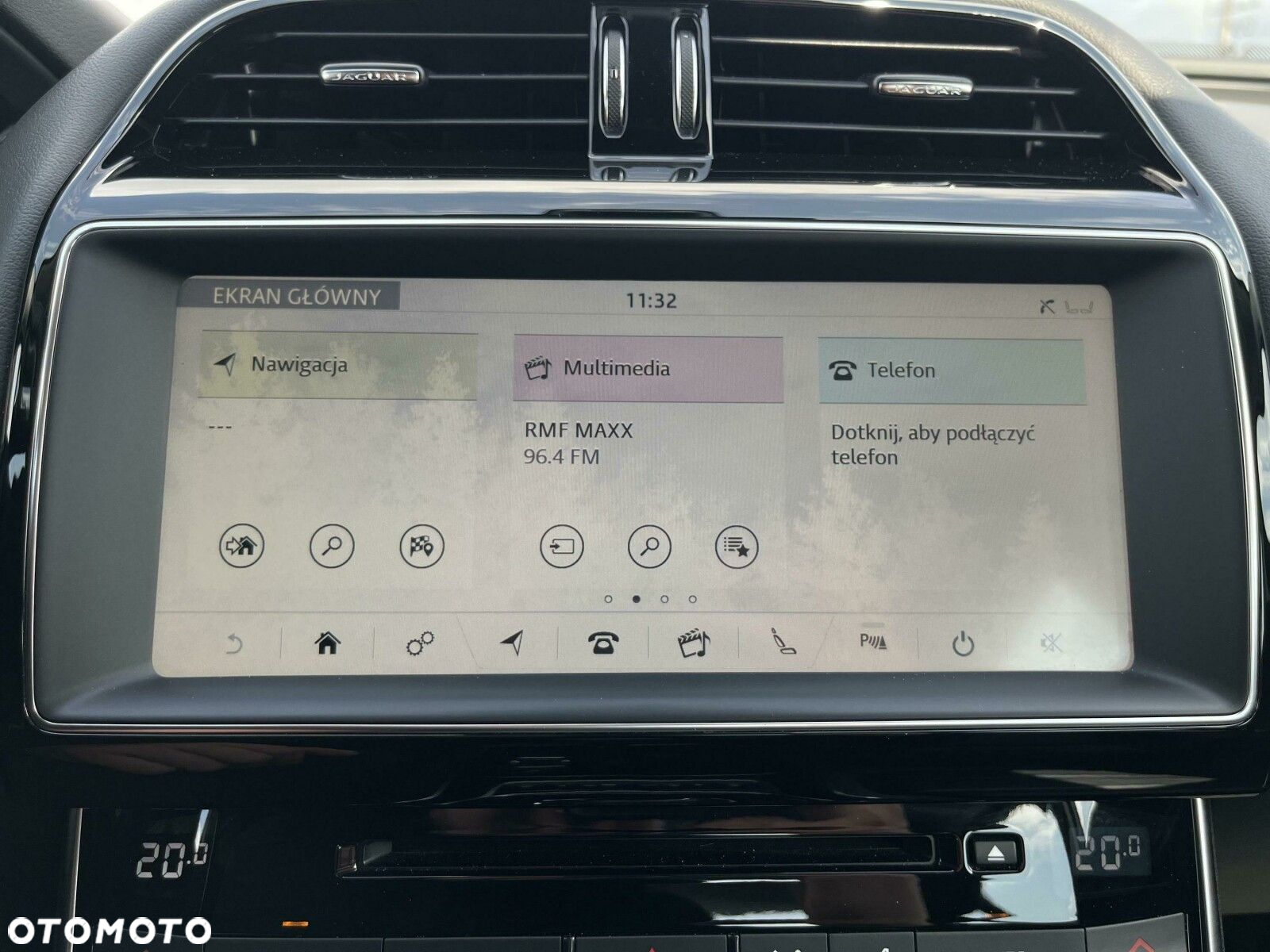 Jaguar XE 2.0 T Portfolio - 20