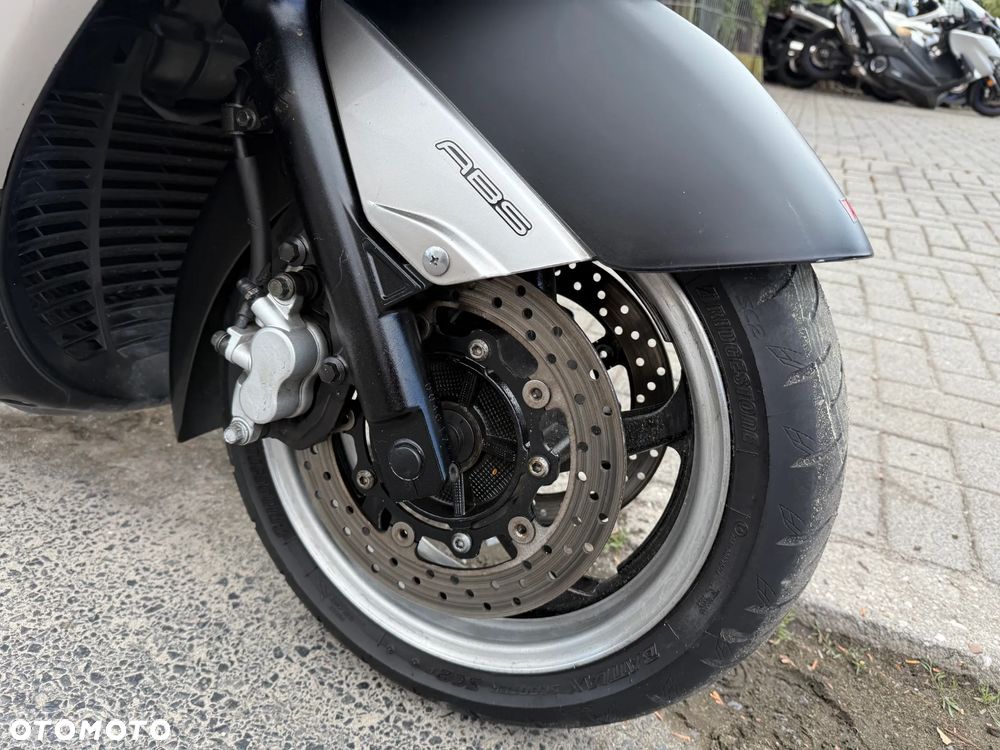 Yamaha Tmax - 13