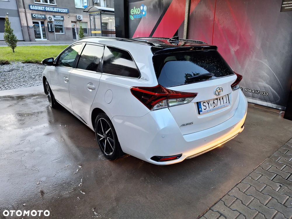Toyota Auris 1.6 Selection - 4