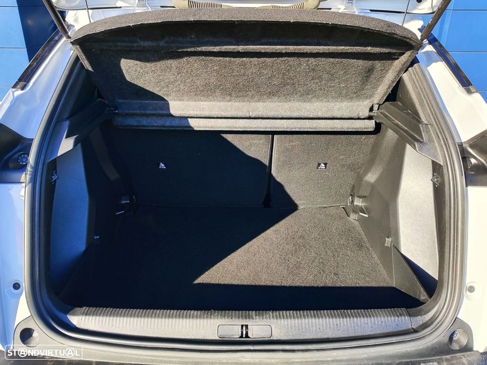 Peugeot 2008 1.2 PureTech Style - 12