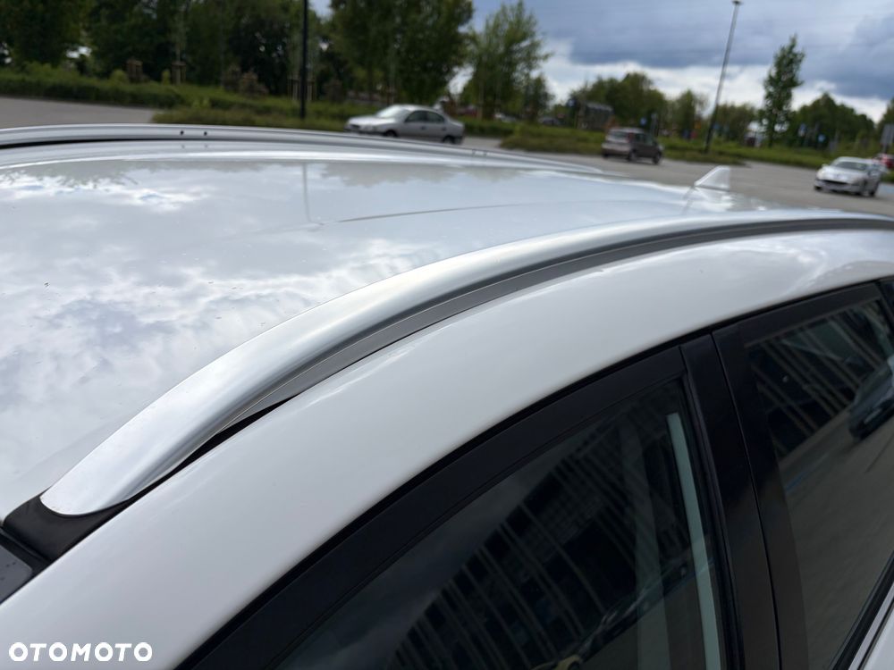 Toyota Auris 1.6 Premium + MM - 9