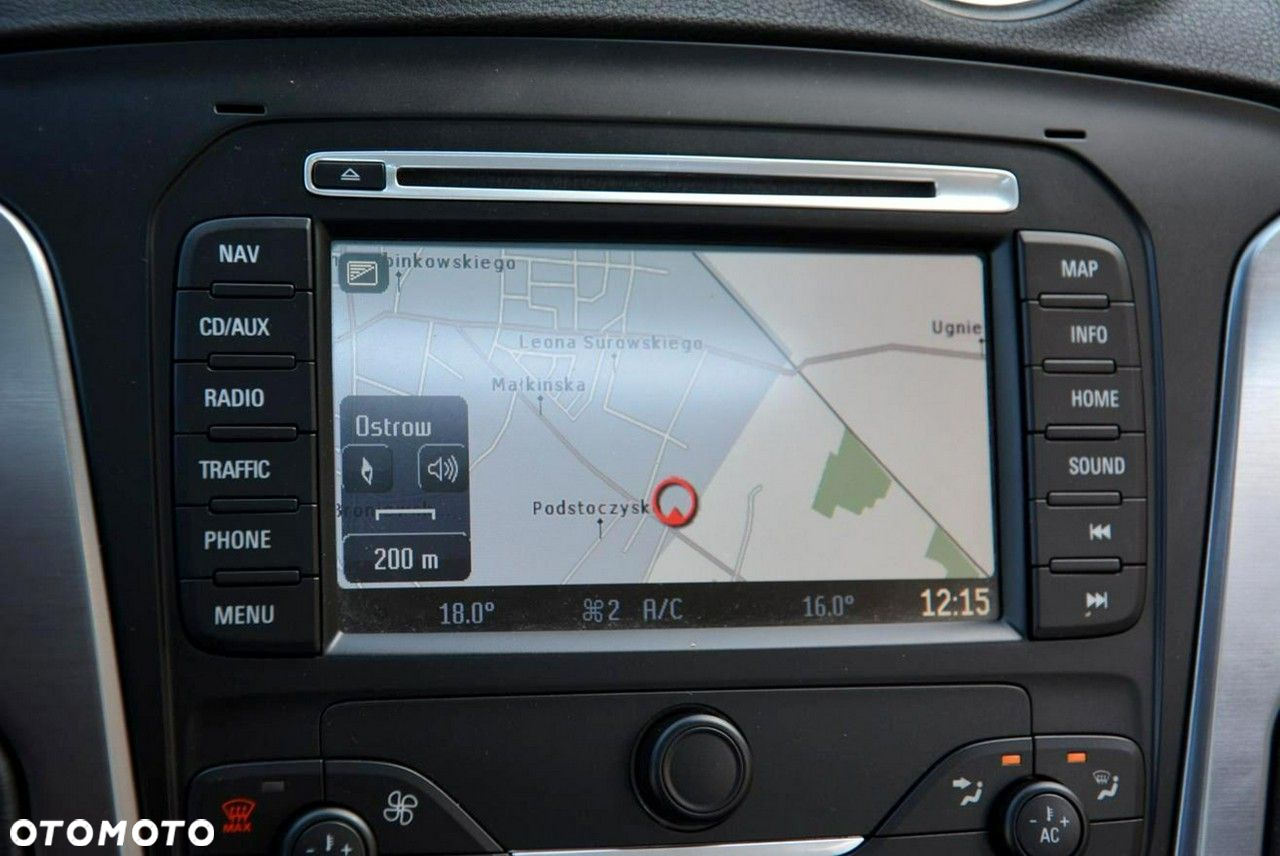 Ford Mondeo 2.0 EcoBoost Titanium - 27