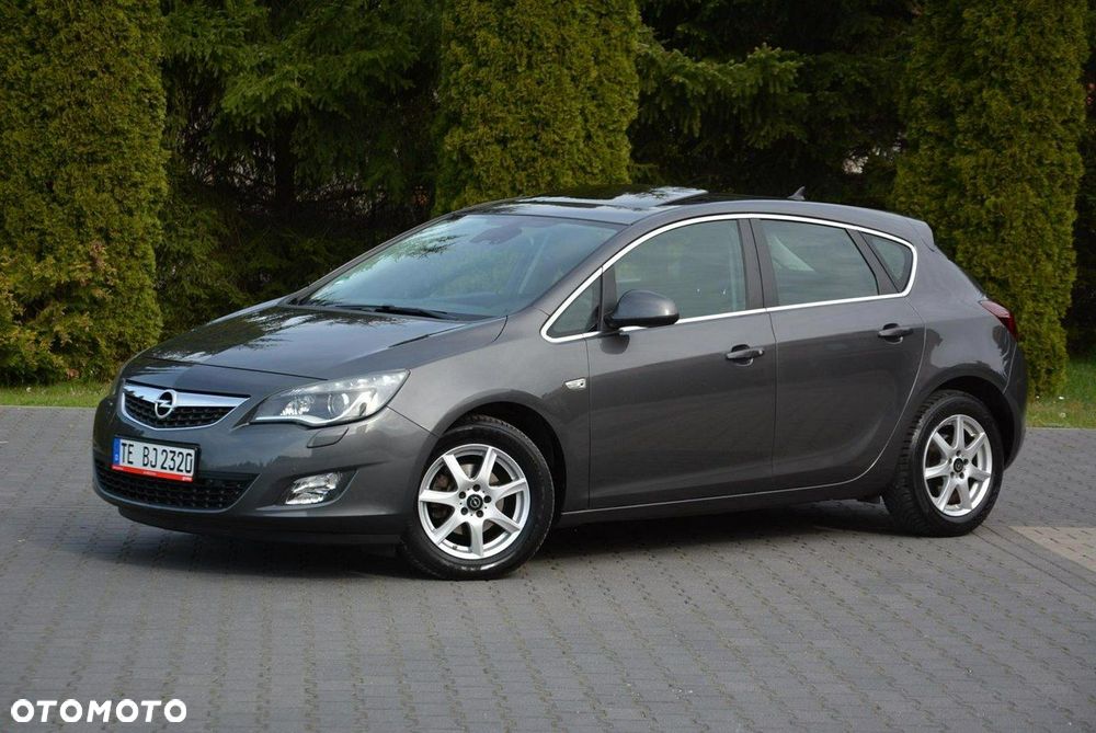 Opel Astra 1.4 Turbo Cosmo - 11