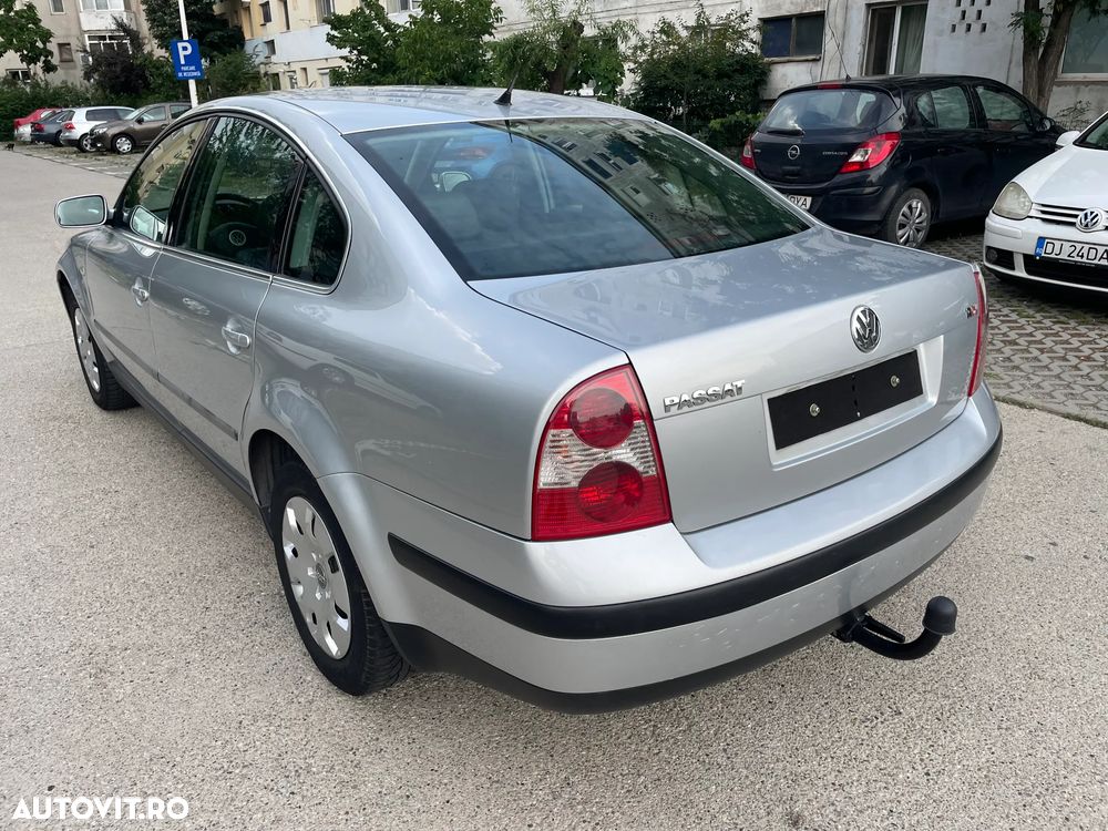 Volkswagen Passat 1.9 TDI Highline - 3