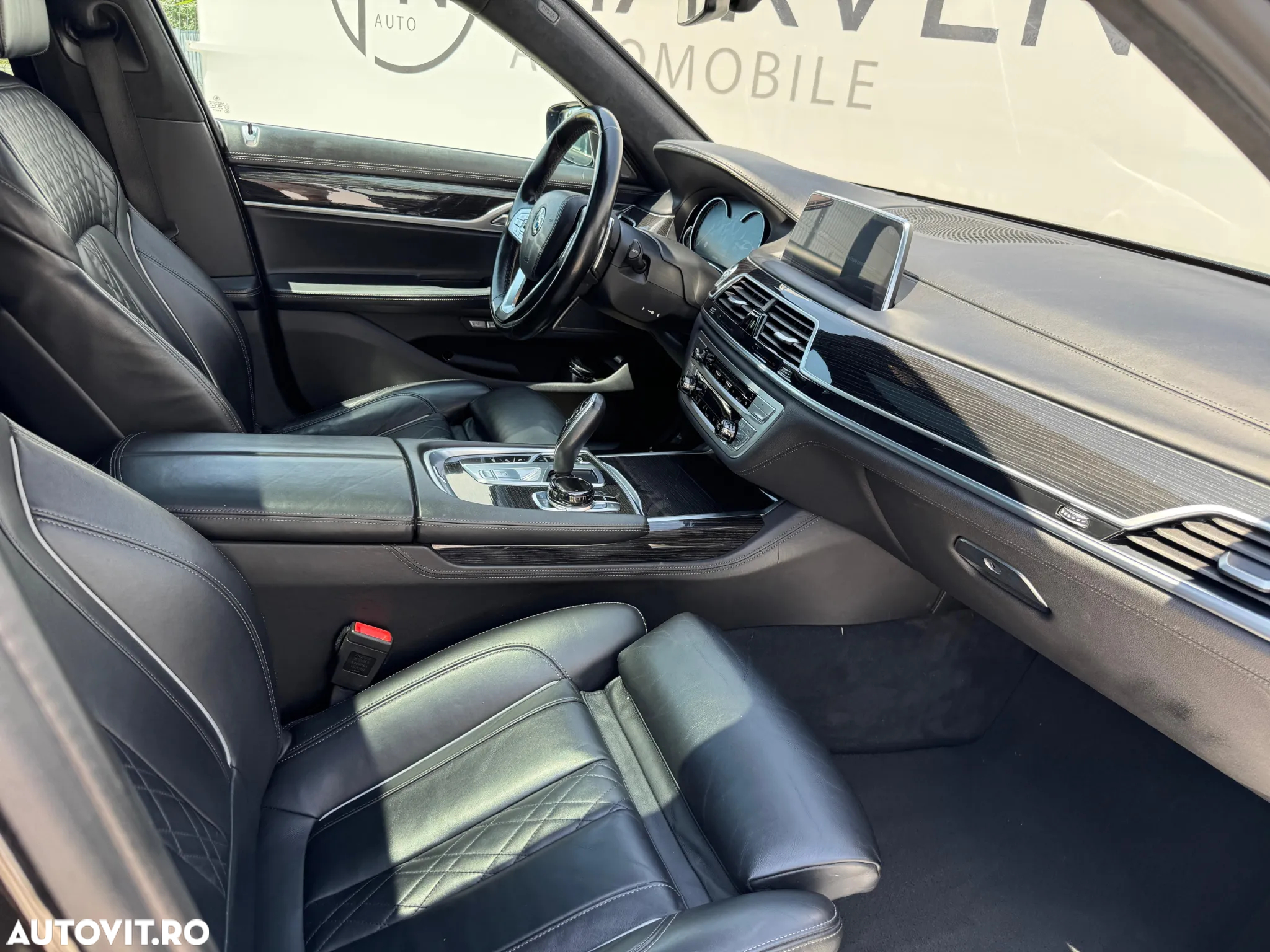 BMW Seria 7 750i xDrive - 9