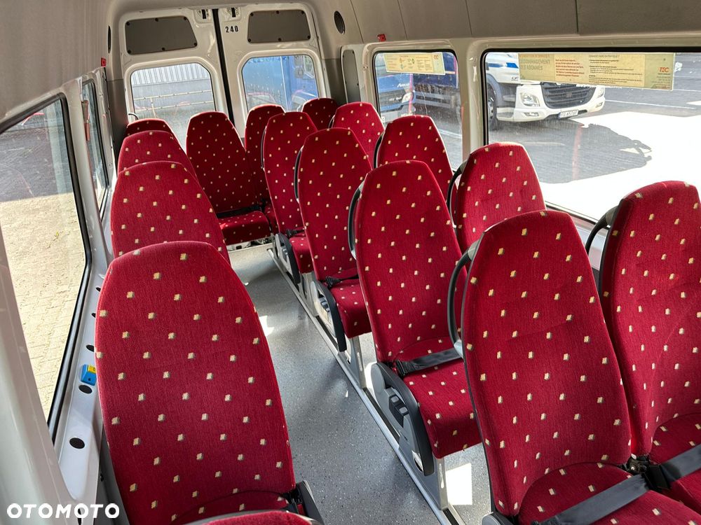 Mercedes-Benz Sprinter - 20
