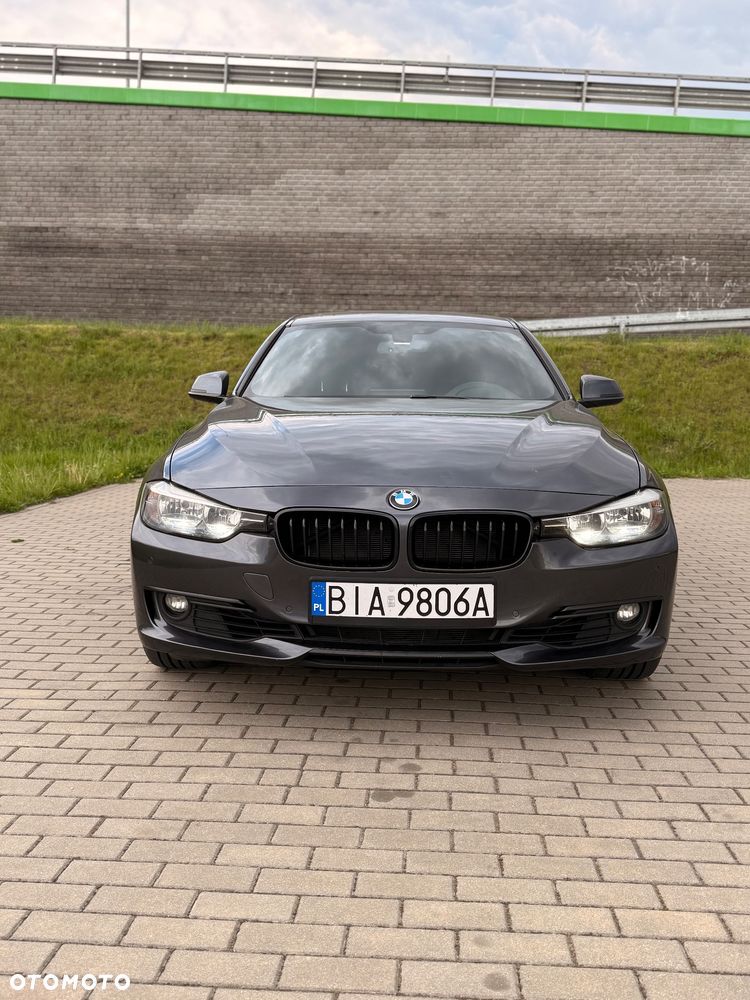 BMW Seria 3 330i xDrive - 2