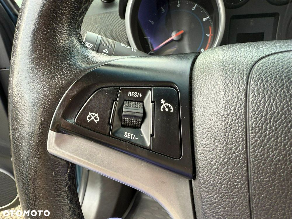 Chevrolet Cruze - 22