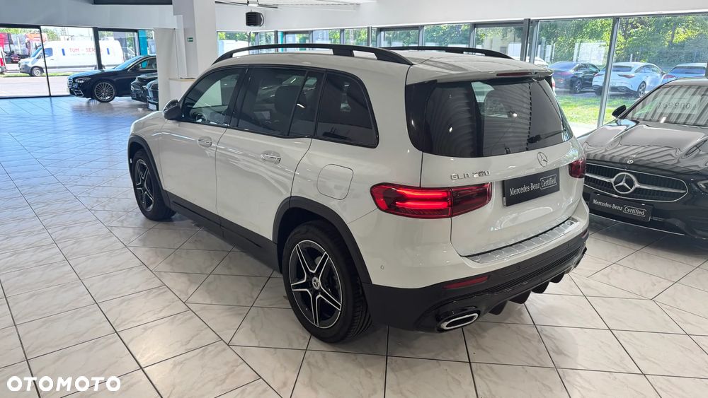 Mercedes-Benz GLB 200 AMG Line 7G-DCT - 4