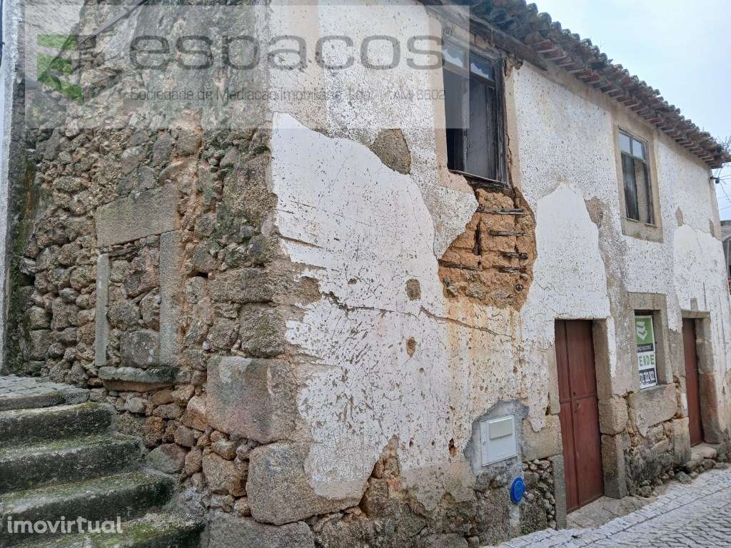 Moradia V2 para reconstruir - Grande imagem: 5/5