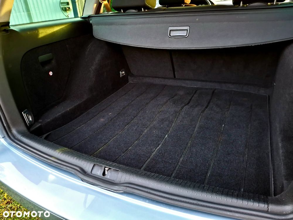 Volkswagen Golf - 28