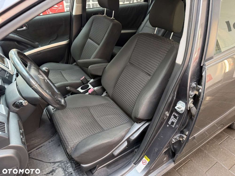 Toyota Corolla Verso 2.2 D-4D Premium + 7os - 20