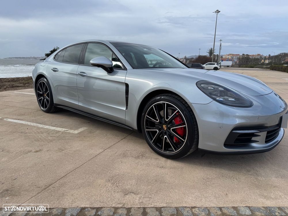 Porsche Panamera 4 E-Hybrid Platinum Edition com PDLS - 42