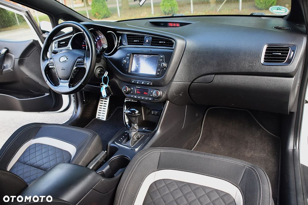 Kia Ceed 1.6 CRDi 136 DCT ISG GT Line - 23