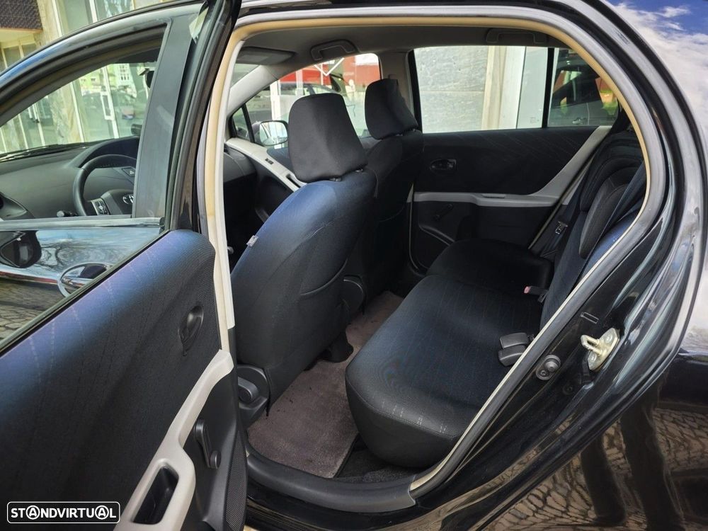 Toyota Yaris 1.0 VVT-i Sol+AC - 8