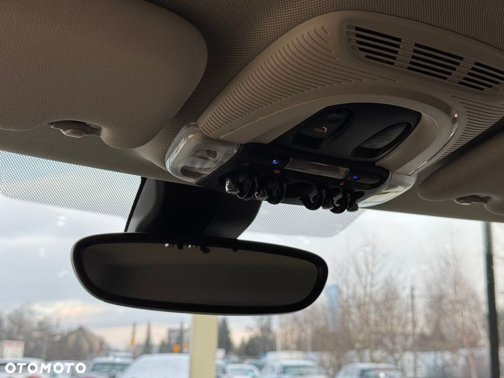 MINI Cooper Standard - 36