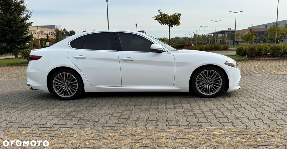 Alfa Romeo Giulia 2.0 Turbo 16V AT8 Veloce - 18