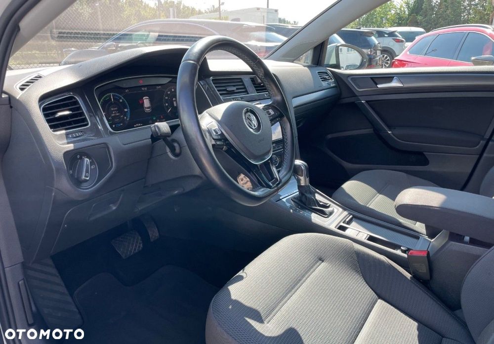 Volkswagen Golf - 9