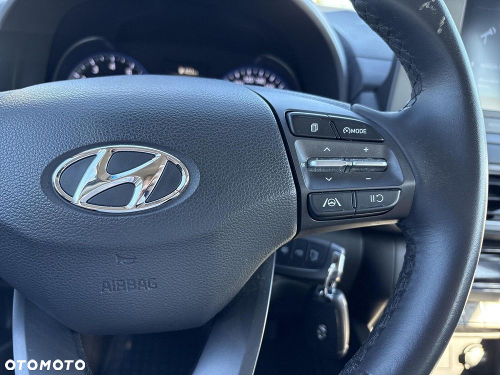 Hyundai Kona - 16