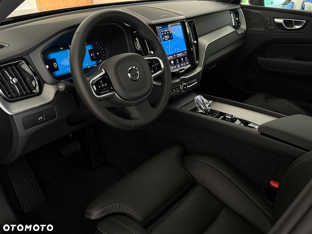 Volvo XC 60 B5 B AWD Plus Dark - 7