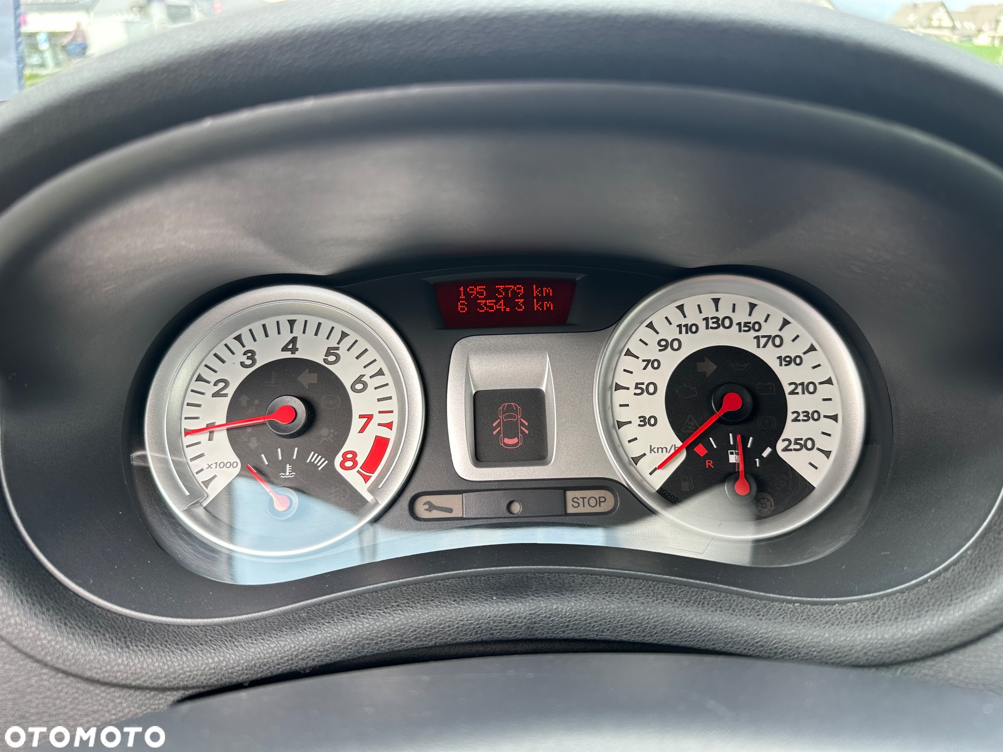 Renault Clio 1.6 16V GT - 12