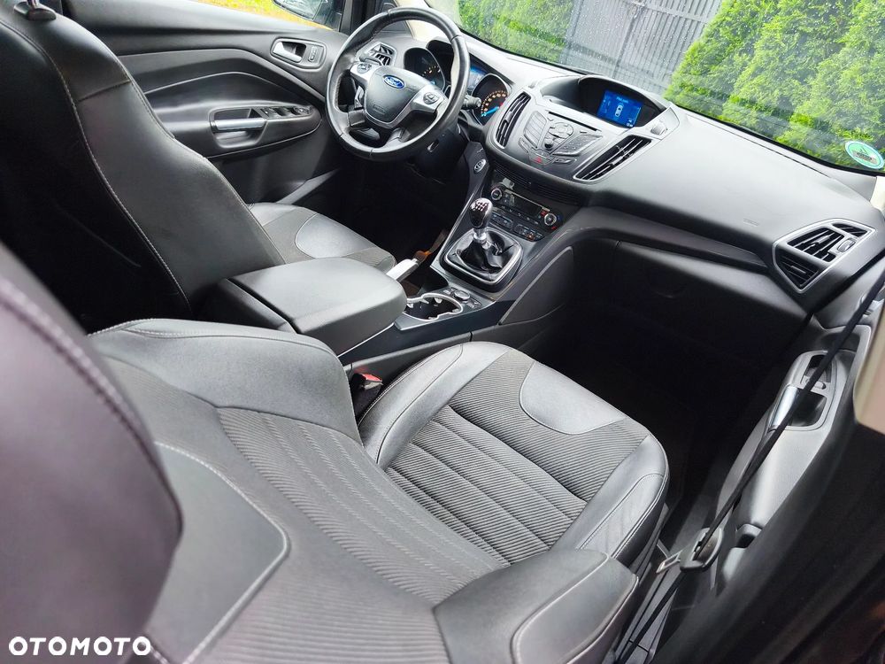 Ford Kuga 2.0 TDCi 4x4 Titanium - 27