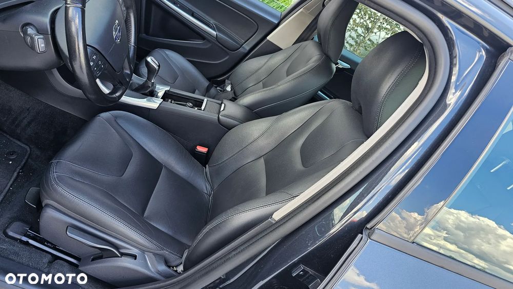 Volvo V60 D2 Drive-E Momentum - 4