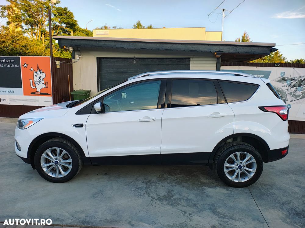 Ford Kuga 1.5 TDCi 2x4 Titanium - 3