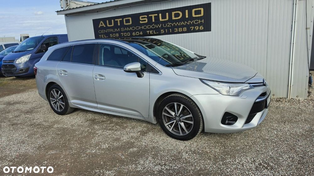 Toyota Avensis 2.0 D-4D Premium - 34