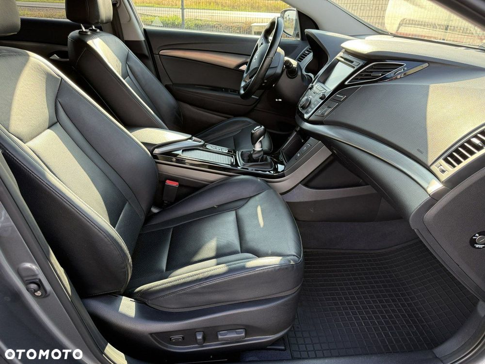 Hyundai i40 Kombi 1.7 CRDi Premium - 35