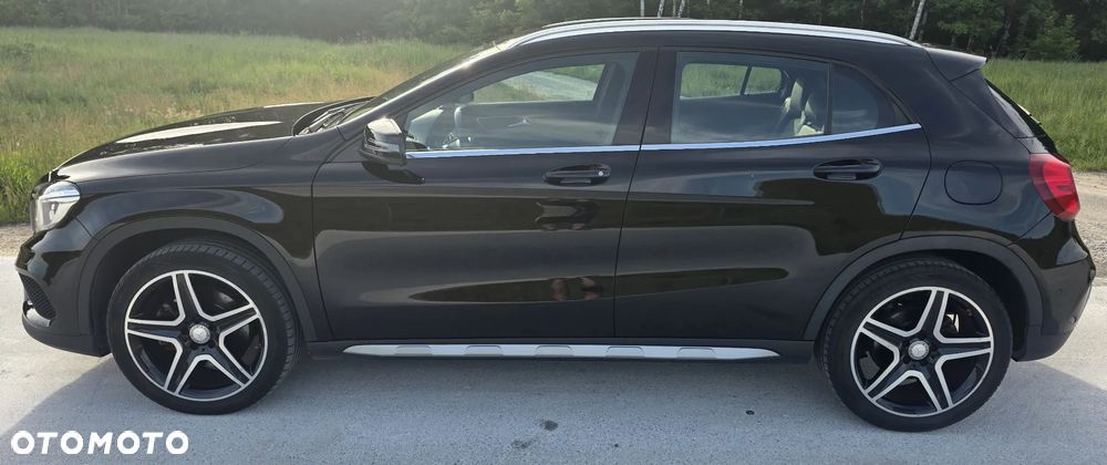 Mercedes-Benz GLA 250 4Matic 7G-DCT AMG Line - 3