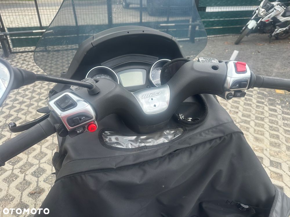 Piaggio MP-3 - 7