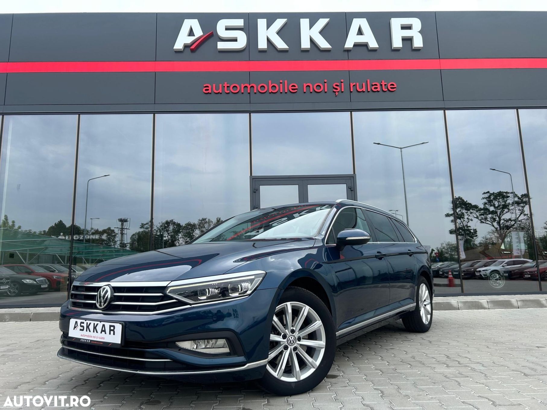 Volkswagen Passat Variant 1.6 TDI SCR DSG Business - 1