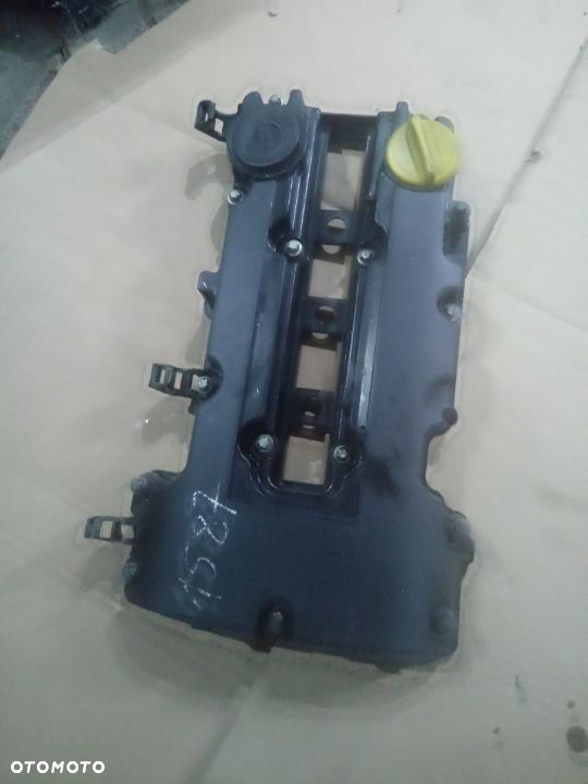 pokrywa zaworów OPEL ASTRA CORSA 55561426 - 1