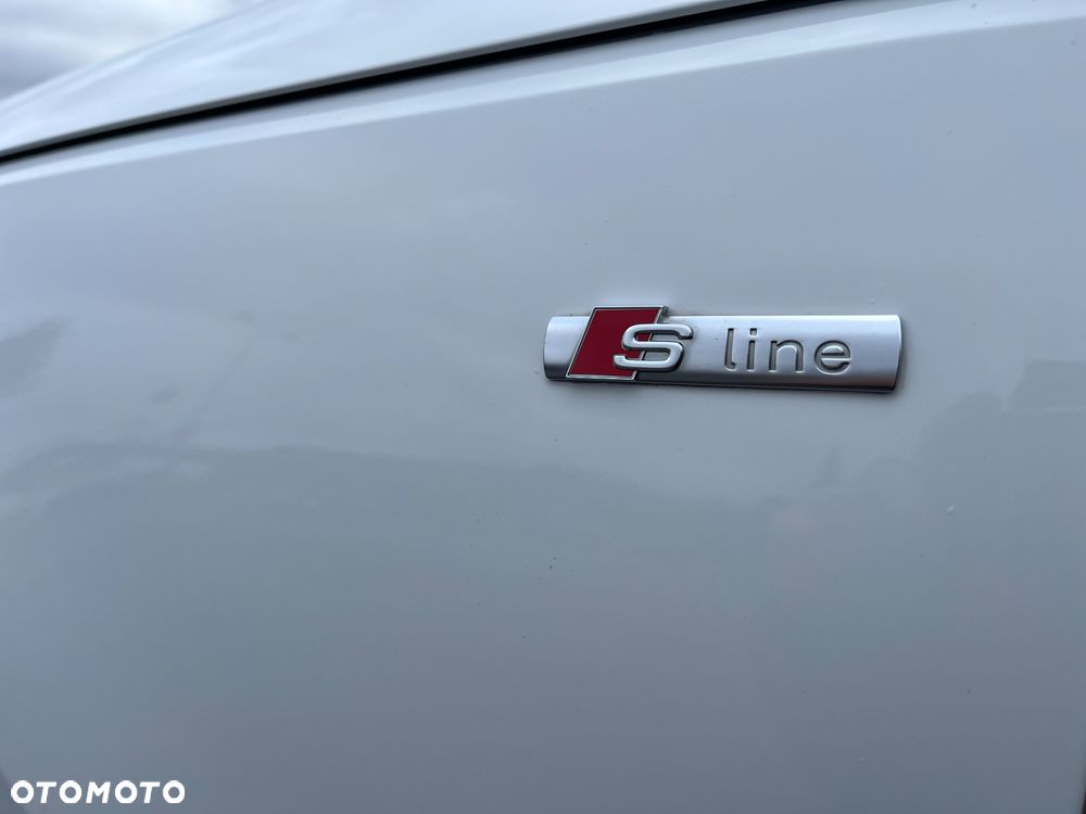 Audi A4 Avant 2.0 TDI Quattro S tronic - 11