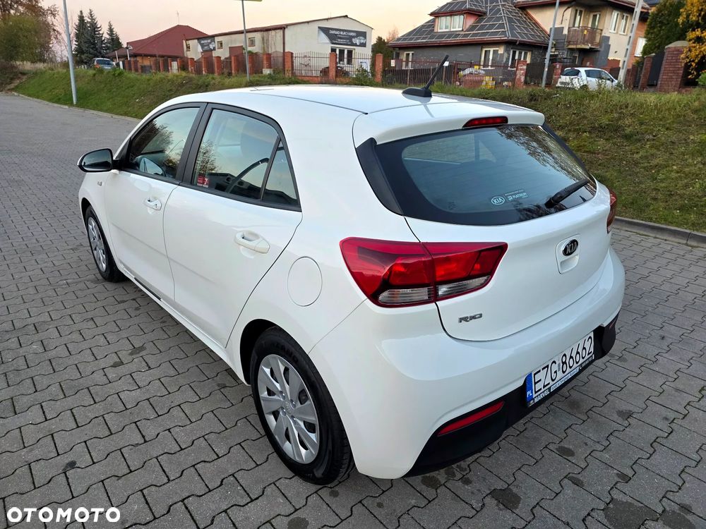 Kia Rio - 4
