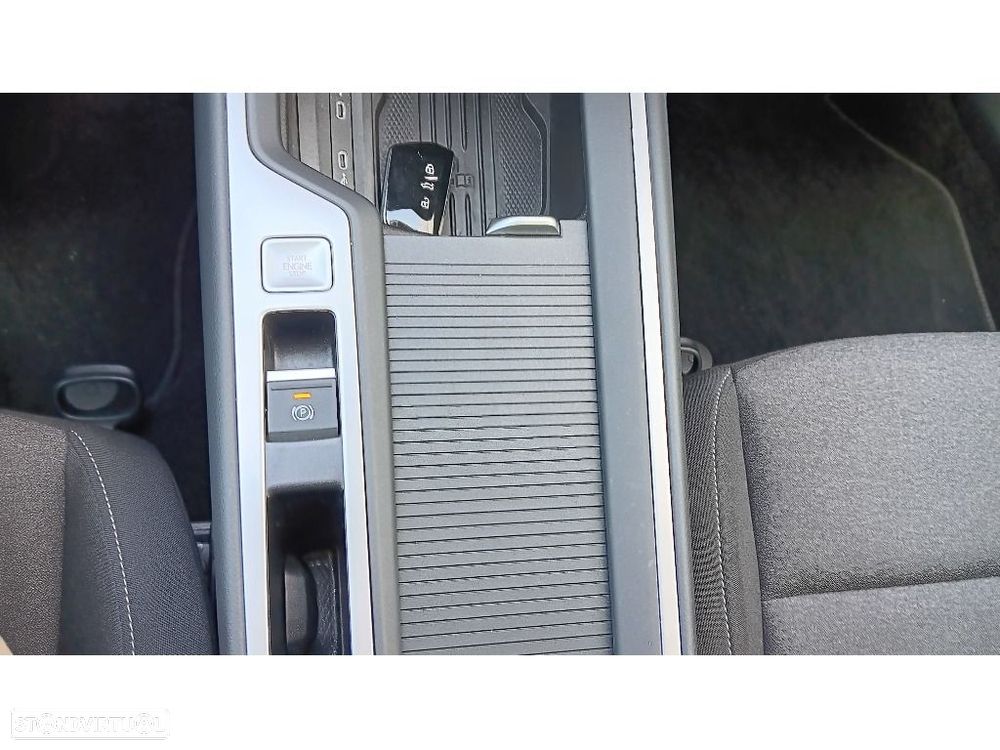 VW Passat Variant 1.5 TSI eHybrid DSG - 19