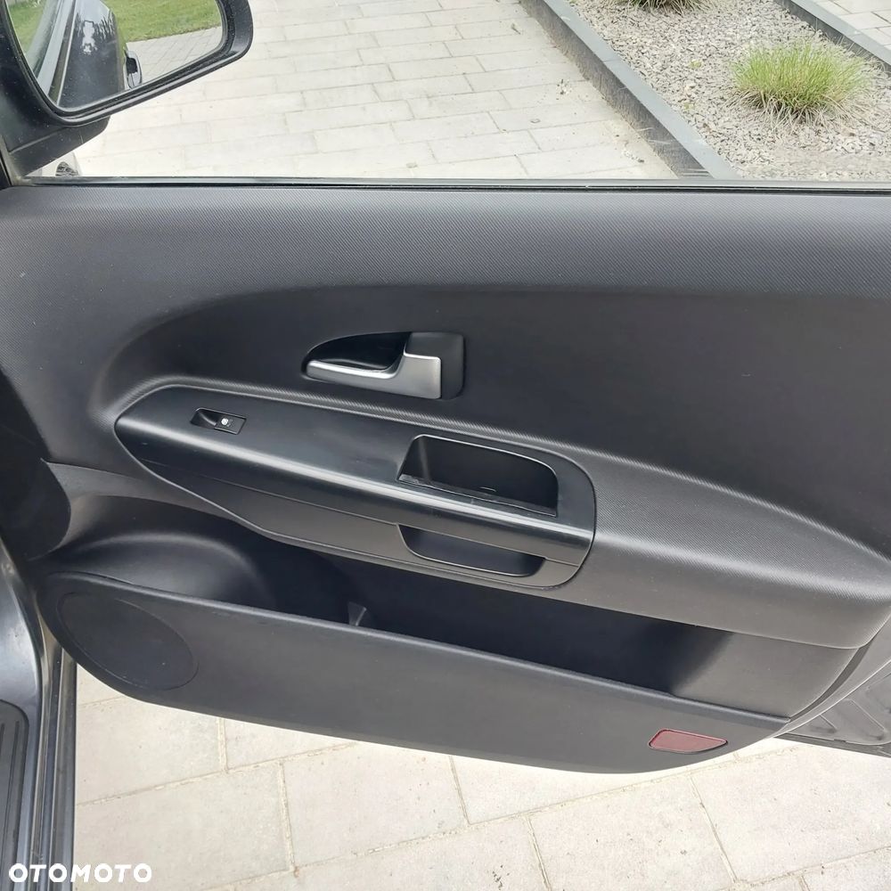 Kia Ceed - 11