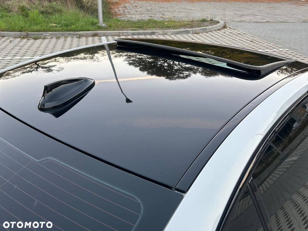BMW Seria 3 M340i xDrive mHEV sport - 13