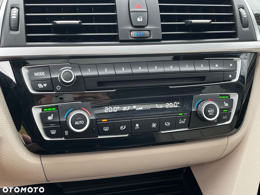 BMW Seria 3 320d xDrive Luxury Line sport - 29